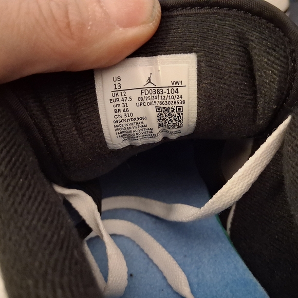 Jordan's 2/3 UNC to Chicago NWOB Size 13 FD0383-104 - Picture 9 of 9